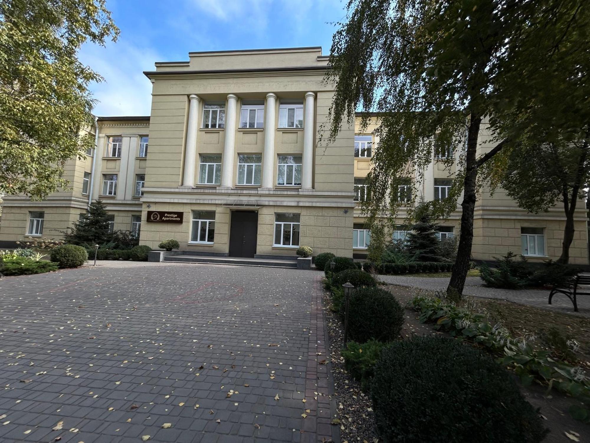 Prestige Apartments Kamjanske Exteriör bild